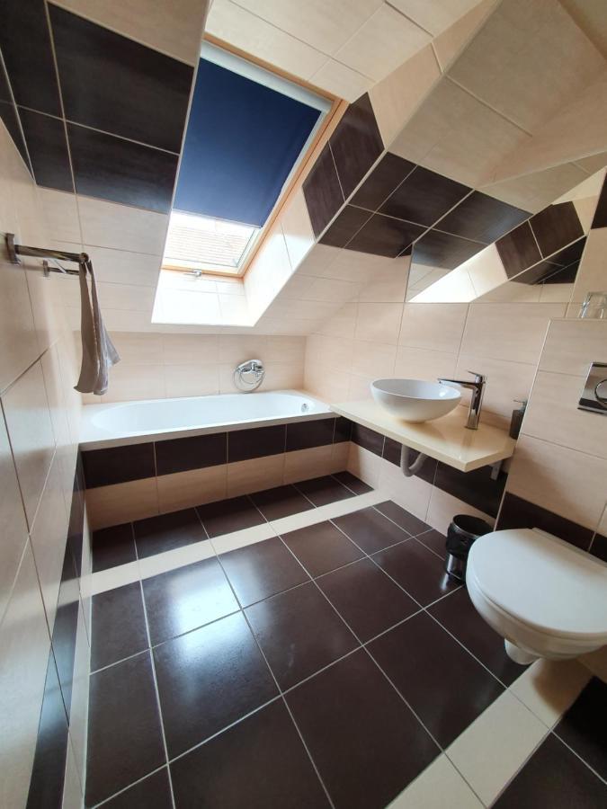 Wolf Apartman101, Wolf Apartman 102 Otel Sárvár Dış mekan fotoğraf